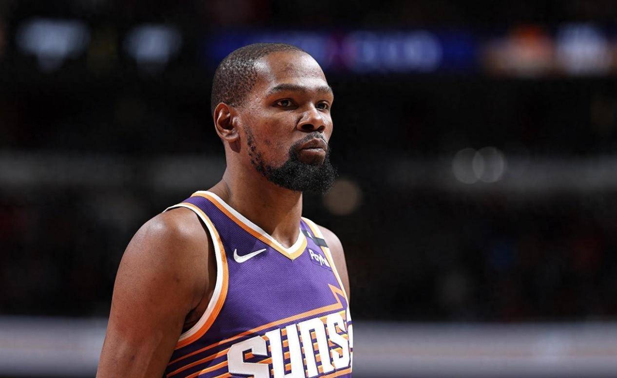 关于大比分获胜引发热议！，杜兰特在TL比赛中比赛规则变更赢得满堂喝彩的信息